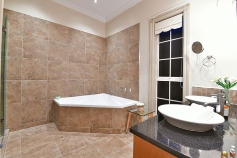 Photo of property in 5 Grovenor Drive, Orewa, 0931