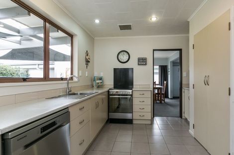 Photo of property in 4 Laurent Place, Greenmeadows, Napier, 4112
