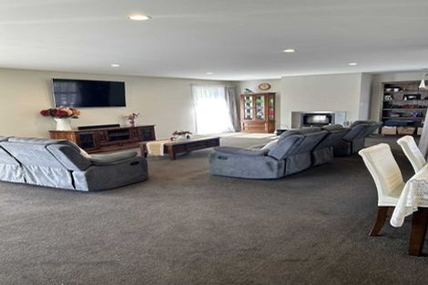 Photo of property in 194 Burwood Road, Burwood, Christchurch, 8083