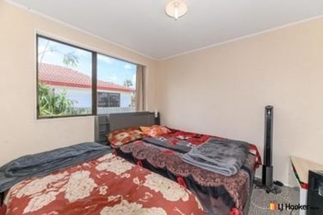 Photo of property in 2/190 Te Irirangi Drive, Flat Bush, Auckland, 2019