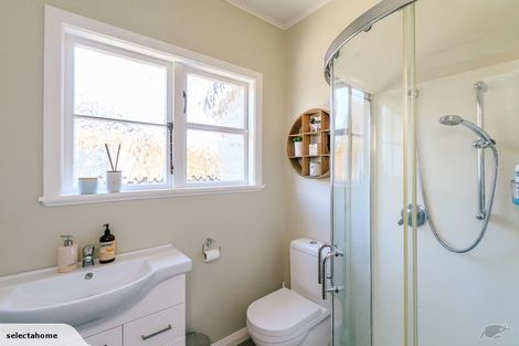 Photo of property in 142 Oxford Terrace, Epuni, Lower Hutt, 5011