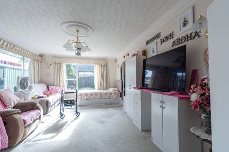 Photo of property in 1 Dresdan Court, Hokowhitu, Palmerston North, 4410