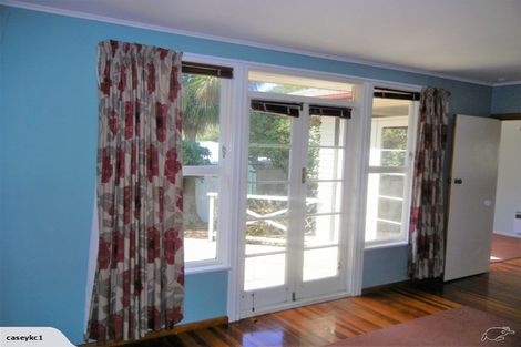 Photo of property in 15 Tawa Street, Tawa, Wellington, 5028