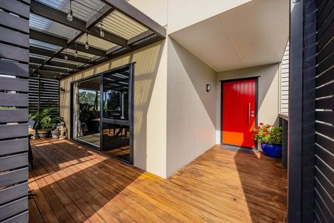 Photo of property in 6 Moana Crescent, Blagdon, New Plymouth, 4310