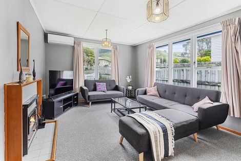 Photo of property in 25 Turkington Street, Tawa, Wellington, 5028