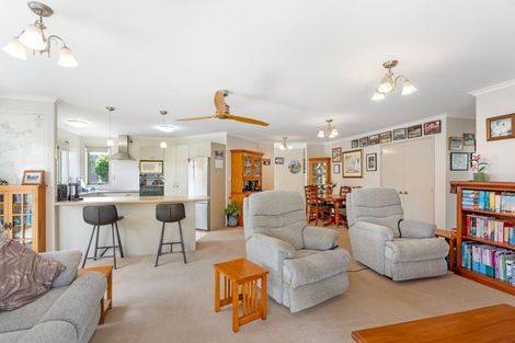 Photo of property in 14 Pacific Place, Whitianga, 3510