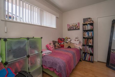 Photo of property in 46 Lantana Road, Green Bay, Auckland, 0604