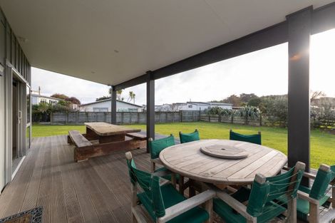 Photo of property in 79 Thomas Place, Foxton Beach, Foxton, 4815