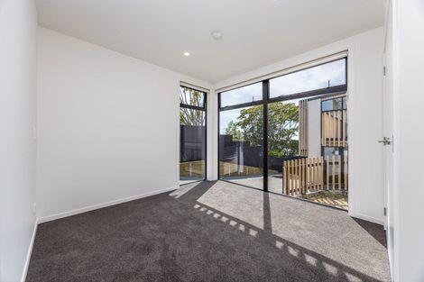 Photo of property in 771b East Coast Road, Northcross, Auckland, 0630