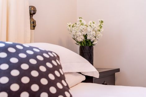 Photo of property in 48 Eastglen Road, Glen Eden, Auckland, 0602