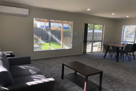 Photo of property in 115 Athena Drive, Totara Vale, Auckland, 0629