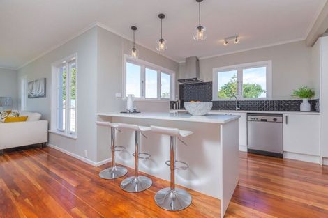 Photo of property in 55 Bruce Road, Glenfield, Auckland, 0629