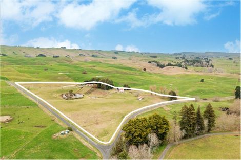 Photo of property in 831 Te Onepu Road, Te Onepu, Hastings, 4174