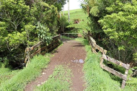 Photo of property in 1060 Mountain Road, Waiongana, Inglewood, 4389