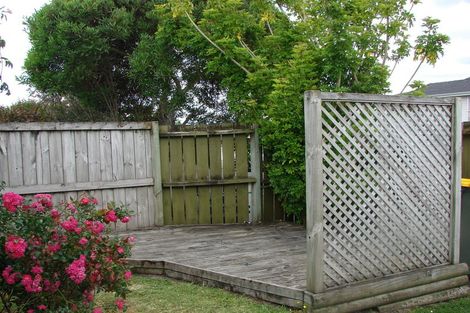 Photo of property in 13 Penruddocke Road, Half Moon Bay, Auckland, 2012