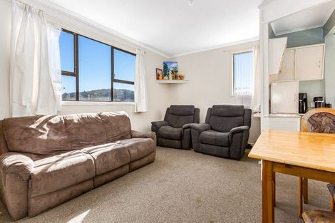 Photo of property in 81 Northland Road, Northland, Wellington, 6012