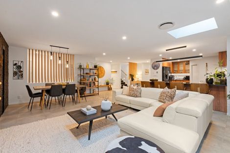 Photo of property in 5 Riroriro Close, Crofton Downs, Wellington, 6035