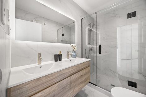 Photo of property in 10a Prince Regent Drive, Half Moon Bay, Auckland, 2012