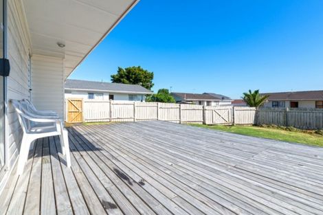 Photo of property in 1/15 Frobisher Way, Clendon Park, Auckland, 2103