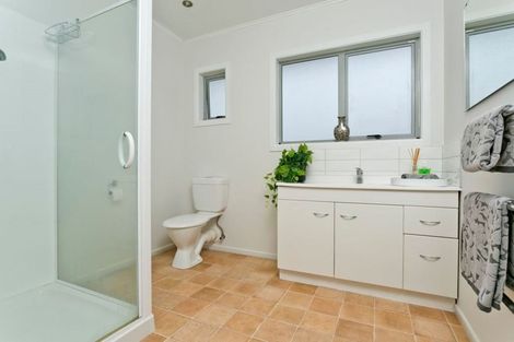 Photo of property in 658 East Coast Road, Pinehill, Auckland, 0630