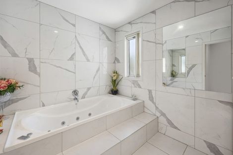 Photo of property in 28 Magnolia Rise, Waipahihi, Taupo, 3330