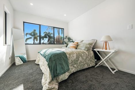 Photo of property in 15b Renata Crescent, Te Atatu Peninsula, Auckland, 0610