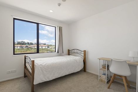 Photo of property in Apollo Apartments, 201/46 Rosedale Road, Rosedale, Auckland, 0632