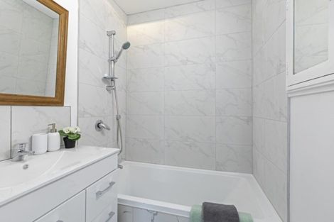 Photo of property in 35 Hanson Grove, Stokes Valley, Lower Hutt, 5019