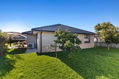 Photo of property in 2 Muriel Way, Papamoa Beach, Papamoa, 3118