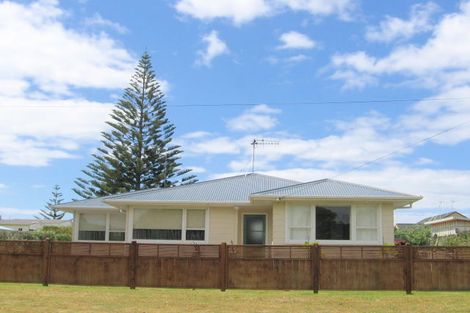 Photo of property in 9 Hillview Road, Waihi Beach, 3611