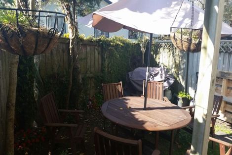 Photo of property in 14/3 Orwell Road, Greenhithe, Auckland, 0632