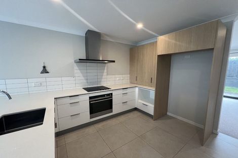 Photo of property in 21 Koura Drive, Red Beach, 0932