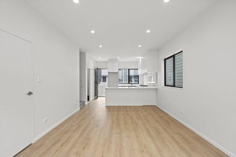 Photo of property in 32 Whare Kauri Road, Papakura, 2110