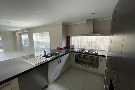 Photo of property in 3 Lorenzo Way, Flat Bush, Auckland, 2016