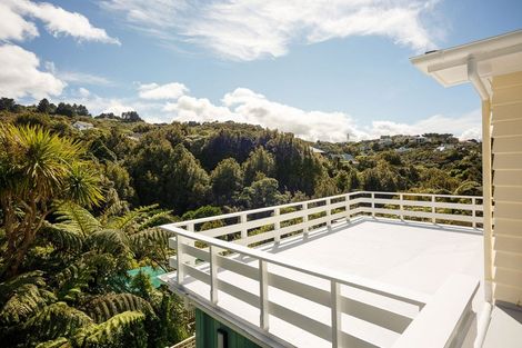 Photo of property in 4 Panorama Grove, Harbour View, Lower Hutt, 5010