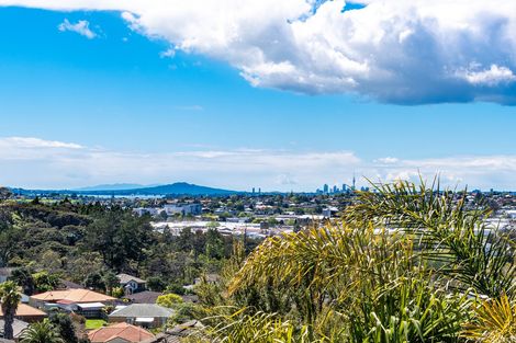 Photo of property in 16 San Lorenzo Rise, Henderson, Auckland, 0612