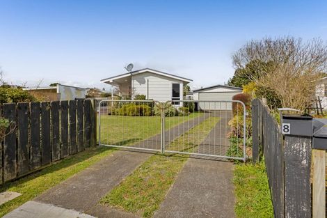 Photo of property in 8 Hughson Place, Opunake, 4616