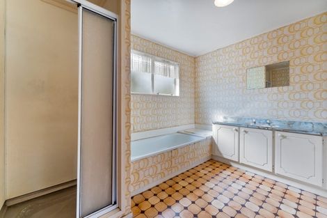 Photo of property in 39 Kohekohe Street, New Lynn, Auckland, 0600