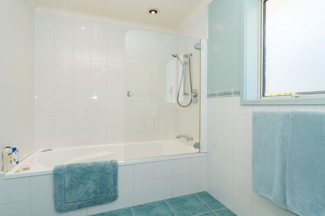 Photo of property in 22 Shandon Road, Vauxhall, Dunedin, 9013