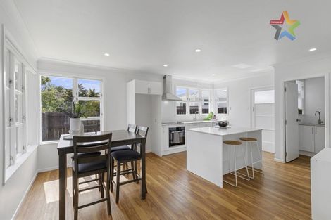 Photo of property in 162 Queen Street West, Levin, 5510