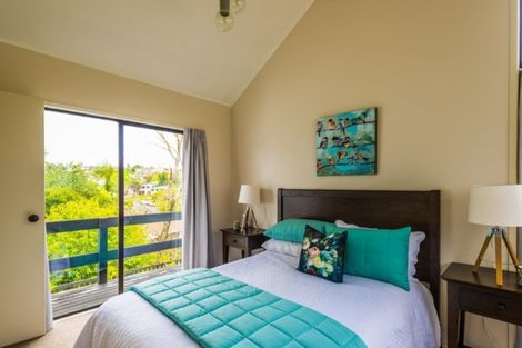 Photo of property in 60 Robbies Road, Shelly Park, Auckland, 2014