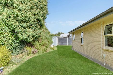 Photo of property in 12 Ruru Place, Levin, 5510