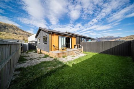 Photo of property in 32 Silver Street, Lower Shotover, Queenstown, 9304