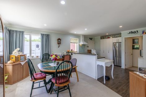 Photo of property in 5 Buckland Street, Tikokino, Waipawa, 4273