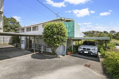 Photo of property in 2/442 Beach Road, Murrays Bay, Auckland, 0630