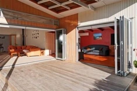 Photo of property in 42 Woodstock Road, Forrest Hill, Auckland, 0620