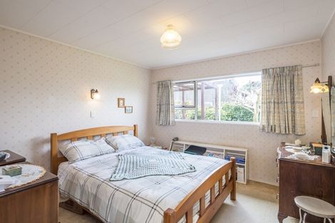 Photo of property in 2a Cypress Grove, Paraparaumu, 5032