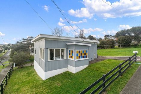 Photo of property in 33 Porter Crescent, Helensville, 0800