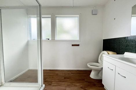 Photo of property in 25 Lendic Avenue, Henderson, Auckland, 0612