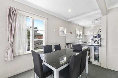 Photo of property in 183 Carlisle Road, Northcross, Auckland, 0632